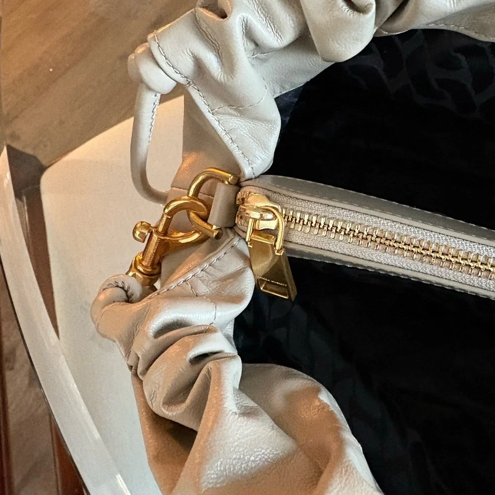 🤍🤍REBECCA MINKOFF LEATHER ZERO GRAVITY SHOULDER/CROSSBODY BAG!🤍🤍